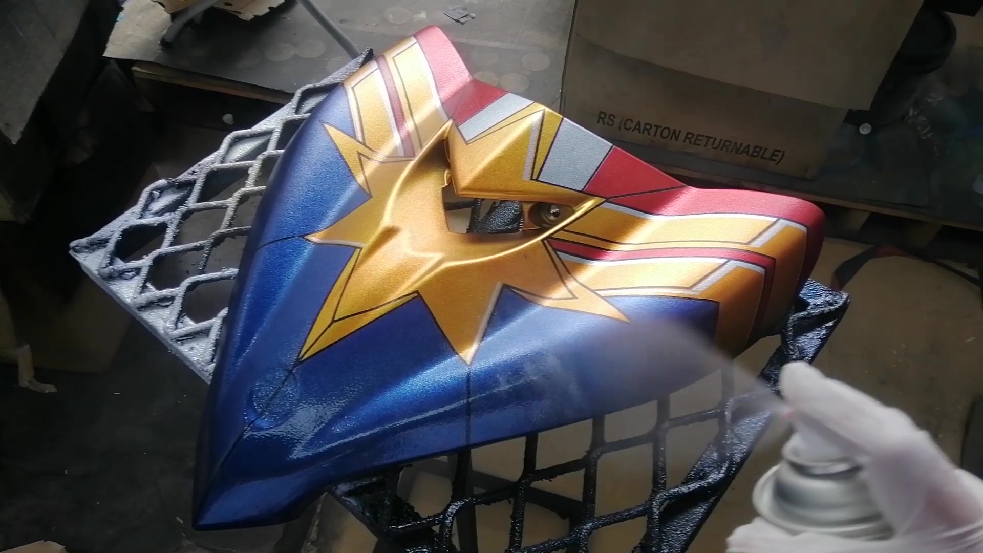 Captain Marvel Spray Paint Tutorial - YAMAHA 135LC - Sơn xịt xe máy Samurai